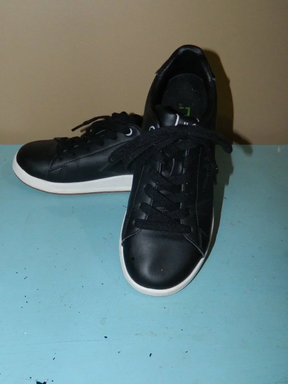 Kuru Cloud Roam Black White Lace Up Casual Sneakers Shoes Arch Support Womens 8M
